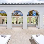Secret D'uzes - Place Aux Herbes - Piscine Chauffee Et Jacuzzi Apart Otel 4*