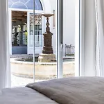 شقة فندقية Secret D'uzes - Place Aux Herbes - Piscine Chauffee Et Jacuzzi 4*