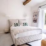 شقة فندقية Secret D'uzes - Place Aux Herbes - Piscine Chauffee Et Jacuzzi 4*