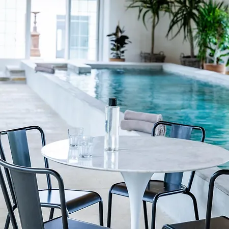 Aparthotel Secret D'uzès - Place Aux Herbes - Piscine Chauffée Et Jacuzzi 4*