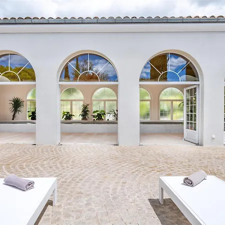 Secret D'uzes - Place Aux Herbes - Piscine Chauffee Et Jacuzzi Aparthotel *