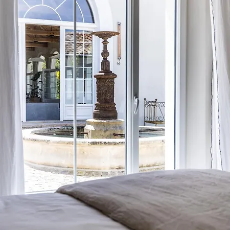 Aparthotel Secret D'uzès - Place Aux Herbes - Piscine Chauffée Et Jacuzzi 4*