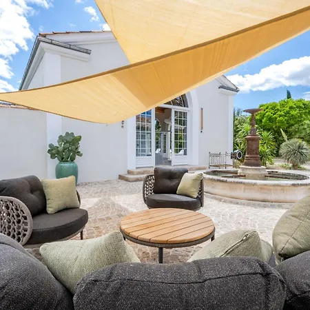 Secret D'uzes - Place Aux Herbes - Piscine Chauffee Et Jacuzzi Aparthotel *