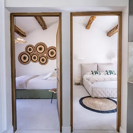 Secret D'uzes - Place Aux Herbes - Piscine Chauffee Et Jacuzzi Aparthotel