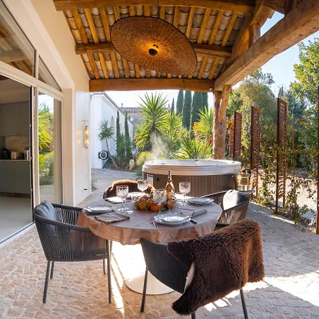 Secret D'uzes - Place Aux Herbes - Piscine Chauffee Et Jacuzzi * Uzes