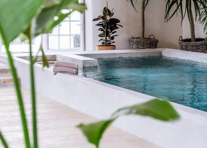 Lägenhetshotell Secret D'uzes - Place Aux Herbes - Piscine Chauffee Et Jacuzzi