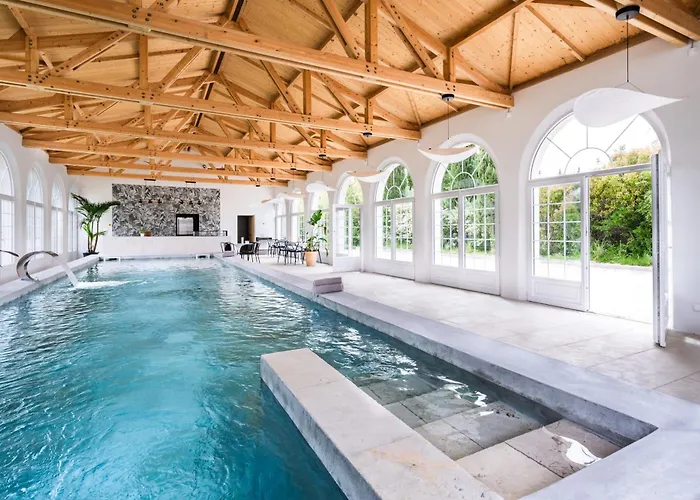 Secret D'uzes - Place Aux Herbes - Piscine Chauffee Et Jacuzzi Lägenhetshotell 4*
