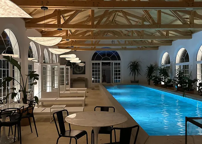 Secret D'uzes - Place Aux Herbes - Piscine Chauffee Et Jacuzzi Lägenhetshotell Uzès