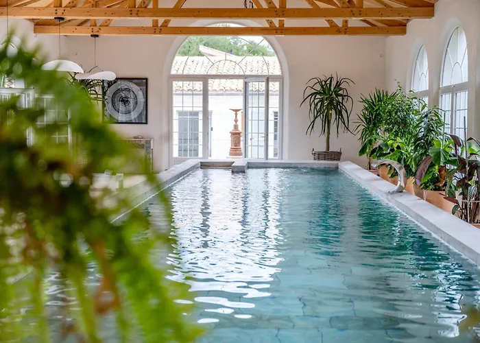 Secret D'uzes - Place Aux Herbes - Piscine Chauffee Et Jacuzzi 4* Uzès