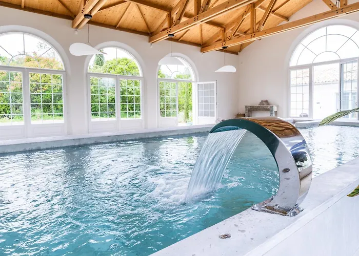 Secret D'uzes - Place Aux Herbes - Piscine Chauffee Et Jacuzzi Lägenhetshotell Uzès