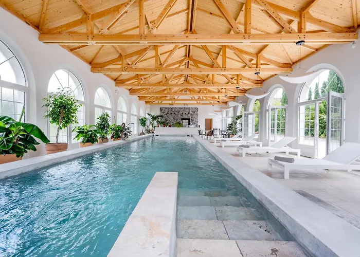 Secret D'uzes - Place Aux Herbes - Piscine Chauffee Et Jacuzzi 4* Uzès