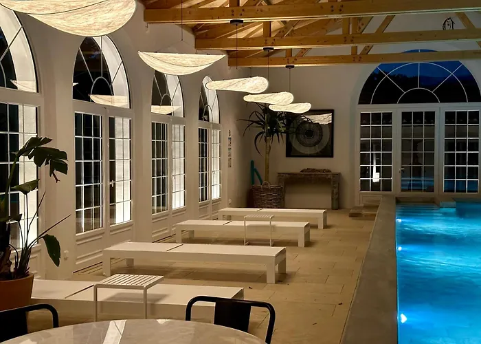 Secret D'uzes - Place Aux Herbes - Piscine Chauffee Et Jacuzzi Lägenhetshotell Uzès